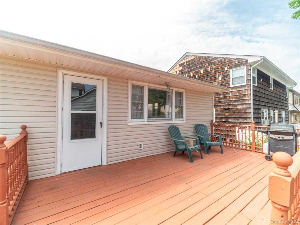 137 Breckenridge Avenue, Rye, NY 10573 - Photo 2 of 23