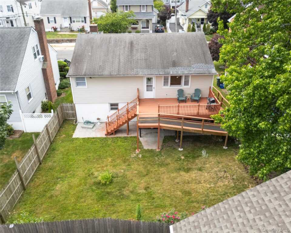 137 Breckenridge Avenue, Rye, NY 10573 - Photo 3 of 23