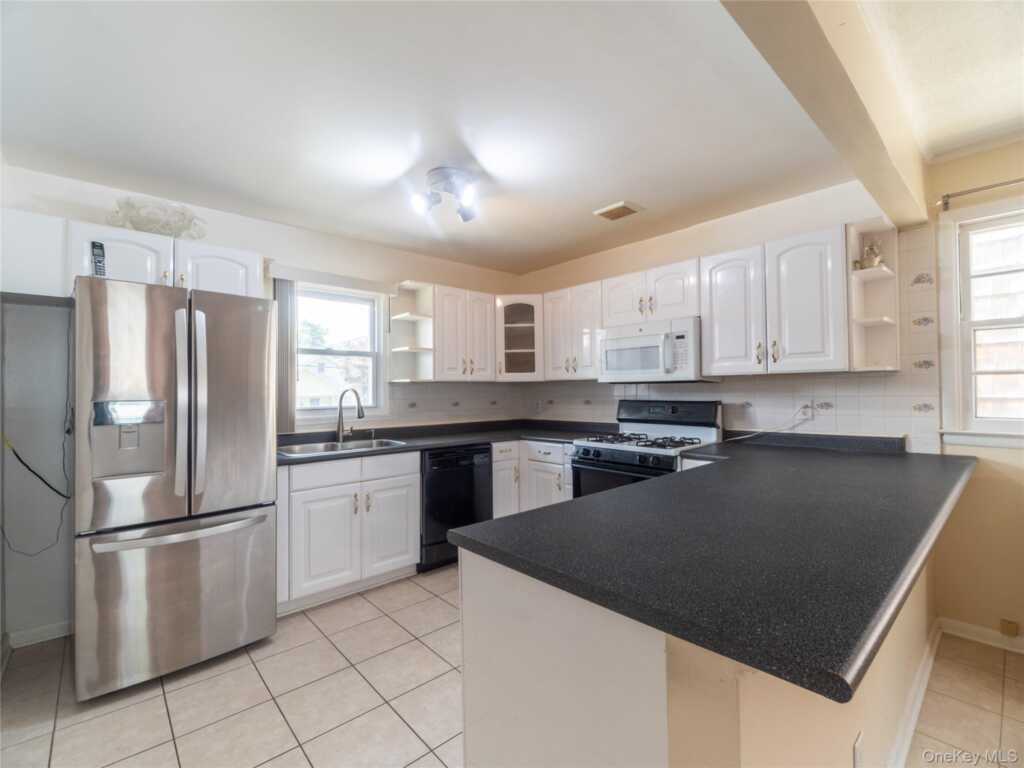 137 Breckenridge Avenue, Rye, NY 10573 - Photo 5 of 23