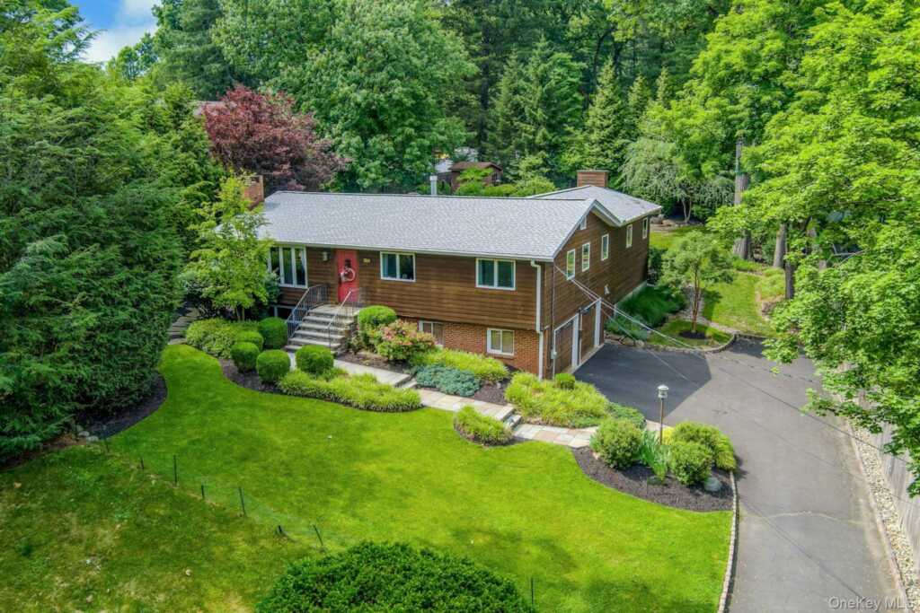 185 N Lincoln Street, Pearl River, NY 10965 - Photo 15 of 48