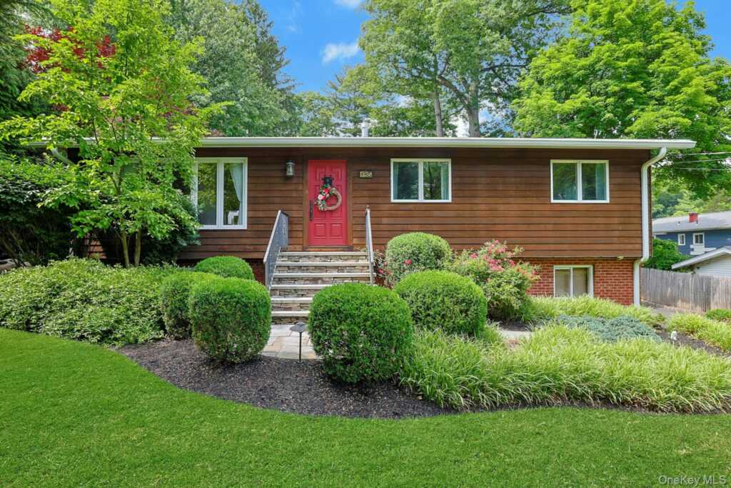 185 N Lincoln Street, Pearl River, NY 10965 - Photo 16 of 48