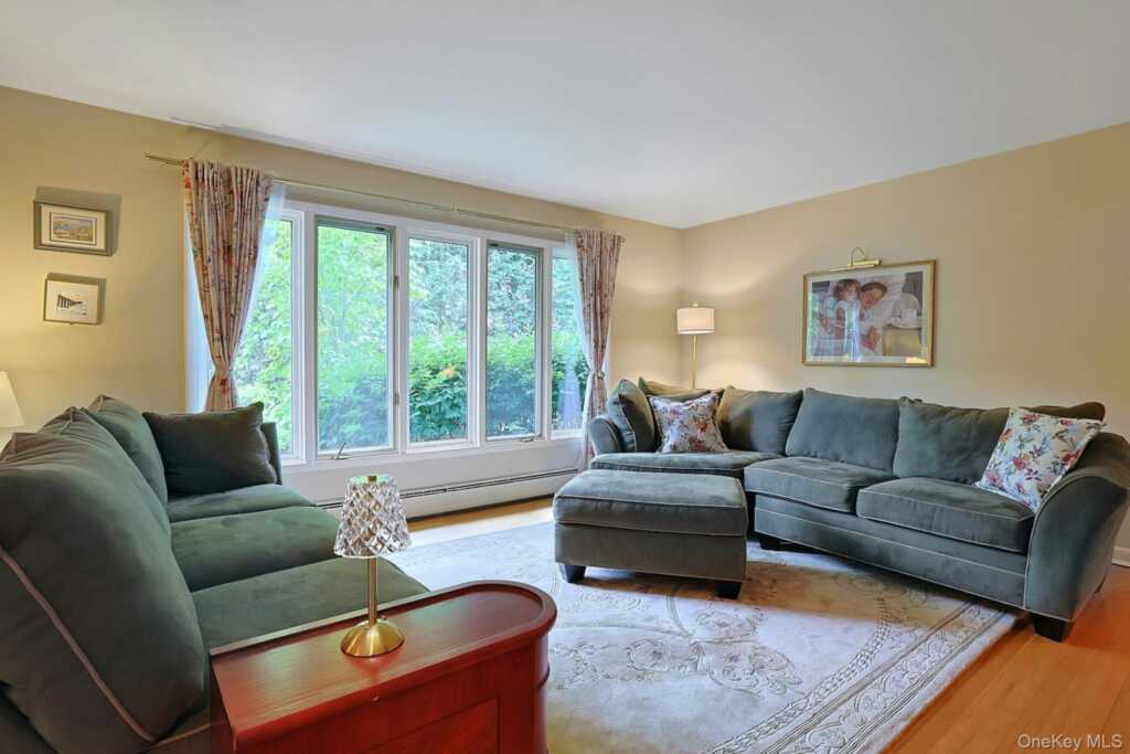 185 N Lincoln Street, Pearl River, NY 10965 - Photo 19 of 48
