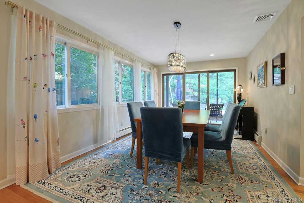 185 N Lincoln Street, Pearl River, NY 10965 - Photo 26 of 48