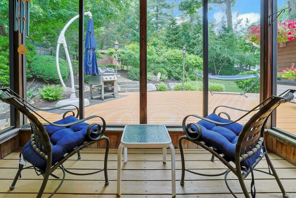 185 N Lincoln Street, Pearl River, NY 10965 - Photo 30 of 48