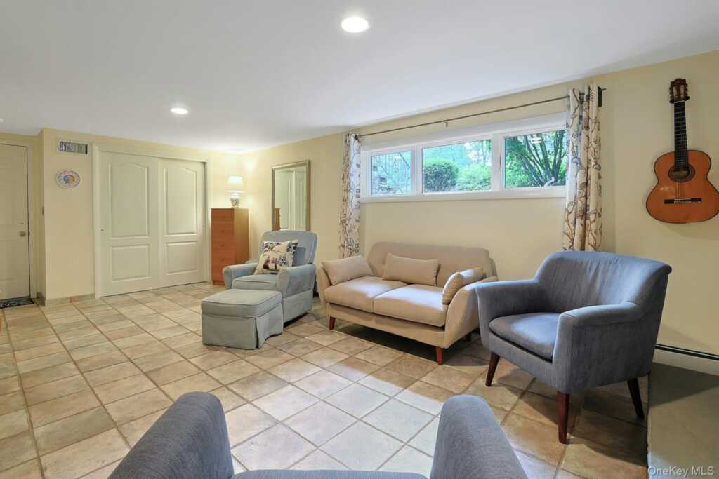 185 N Lincoln Street, Pearl River, NY 10965 - Photo 44 of 48