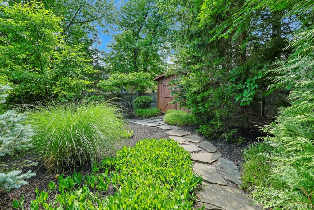 185 N Lincoln Street, Pearl River, NY 10965 - Photo 5 of 48