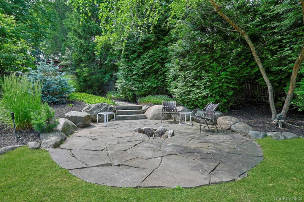 185 N Lincoln Street, Pearl River, NY 10965 - Photo 8 of 48