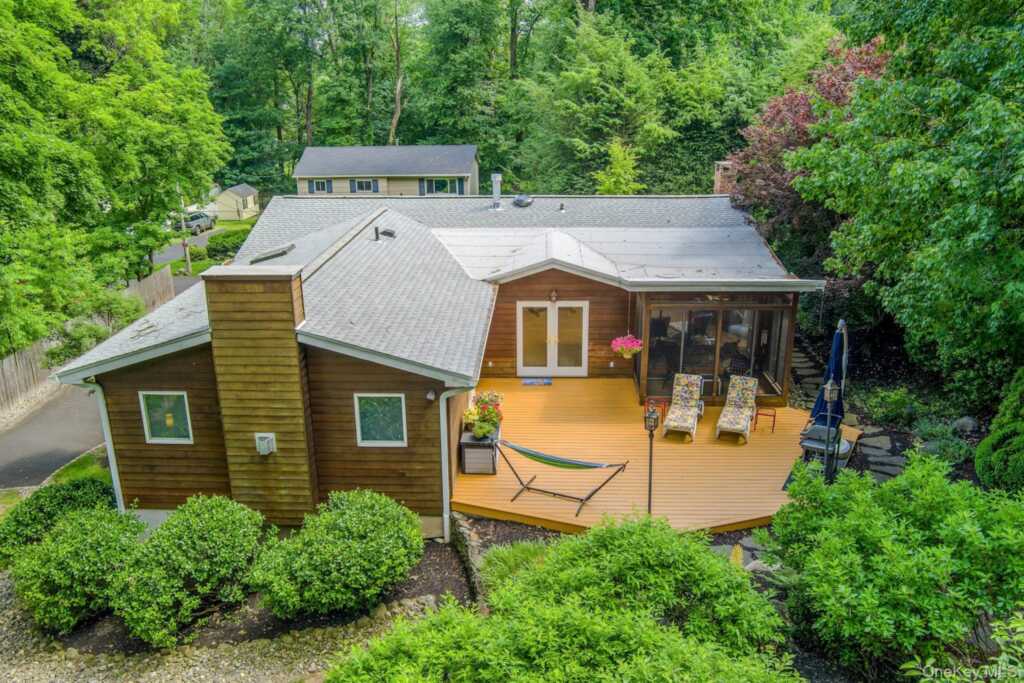 185 N Lincoln Street, Pearl River, NY 10965 - Photo 9 of 48