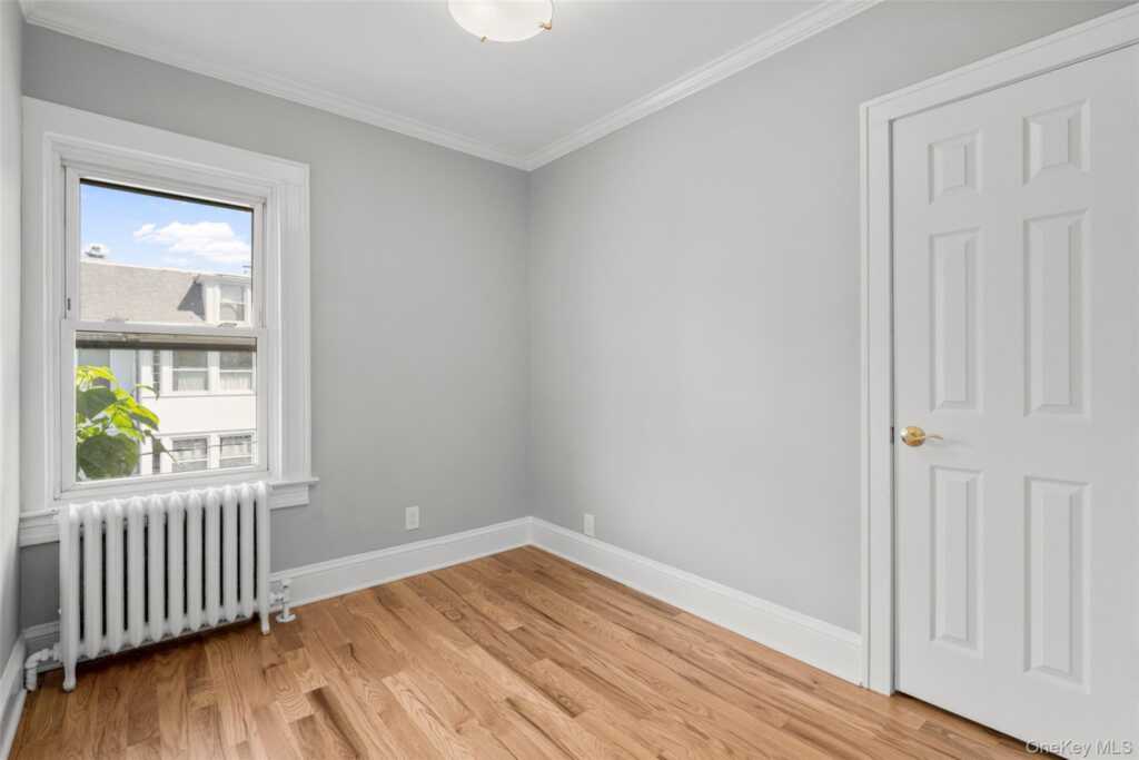 75 Waller Avenue, White Plains, NY 10605 - Photo 12 of 38