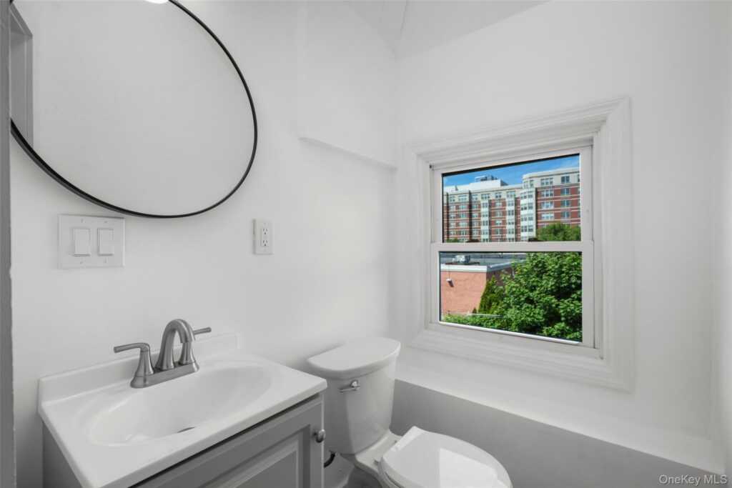 75 Waller Avenue, White Plains, NY 10605 - Photo 16 of 38
