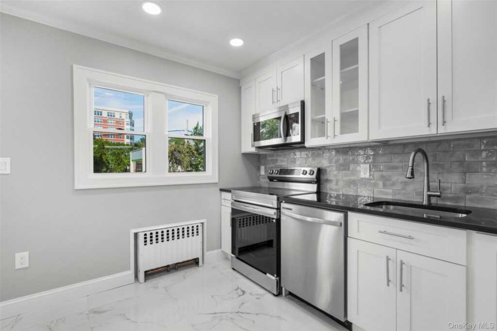 75 Waller Avenue, White Plains, NY 10605 - Photo 22 of 38