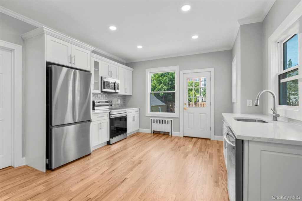 75 Waller Avenue, White Plains, NY 10605 - Photo 3 of 38
