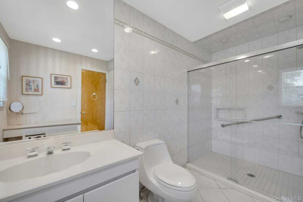 100 Neptune Avenue, New Rochelle, NY 10805 - Photo 12 of 26