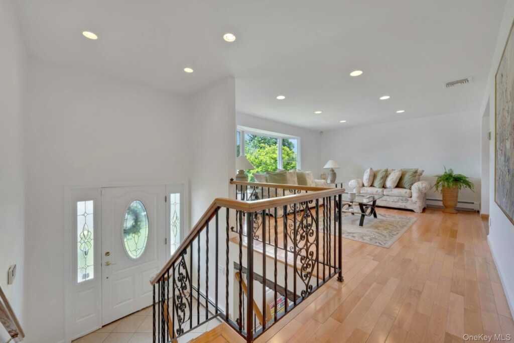 100 Neptune Avenue, New Rochelle, NY 10805 - Photo 2 of 26