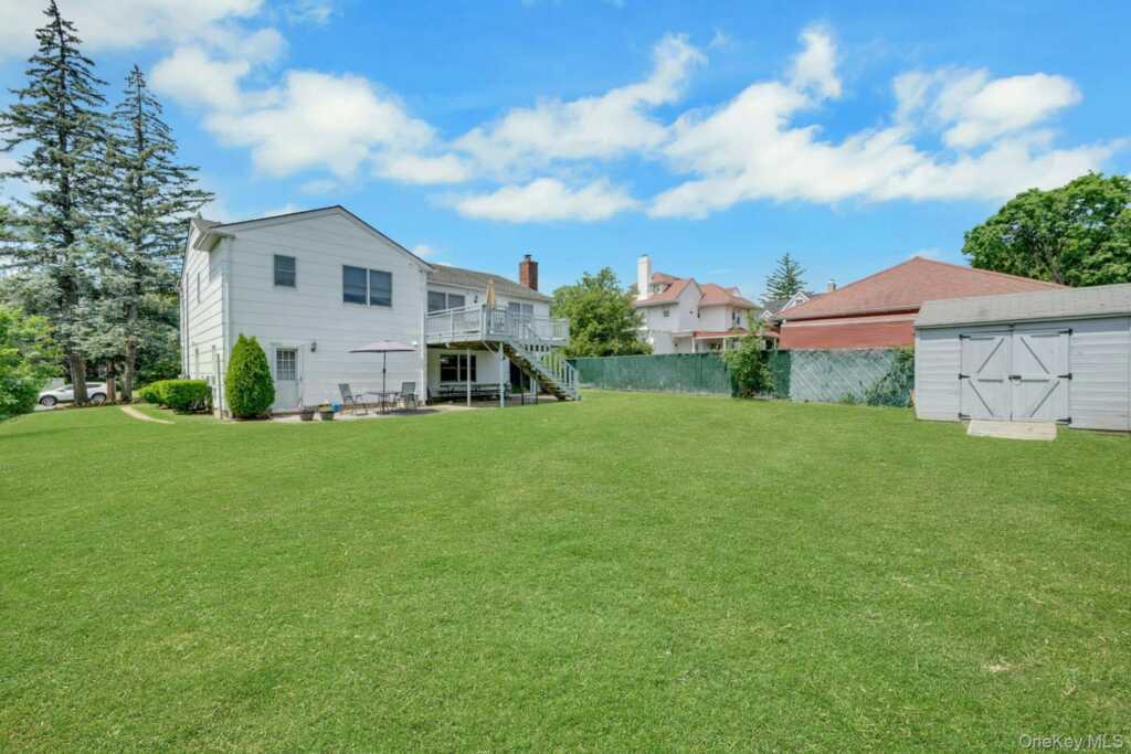 100 Neptune Avenue, New Rochelle, NY 10805 - Photo 24 of 26