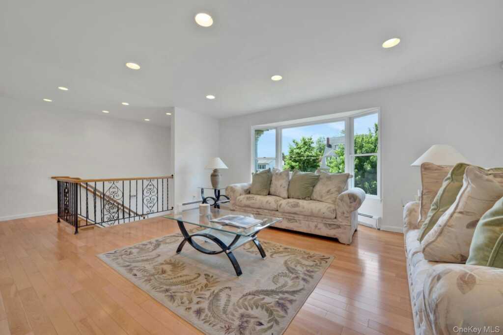 100 Neptune Avenue, New Rochelle, NY 10805 - Photo 3 of 26