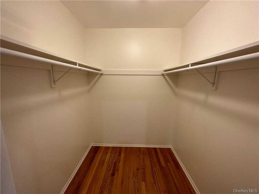 22 Aspen Court, Nanuet, NY 10954 - Photo 10 of 23