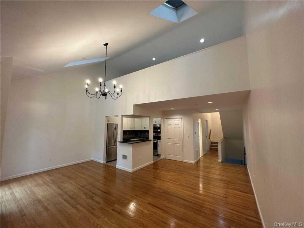 22 Aspen Court, Nanuet, NY 10954 - Photo 3 of 23