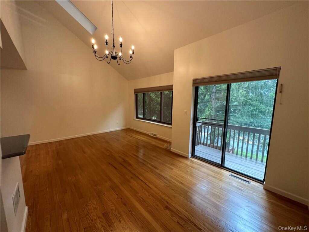 22 Aspen Court, Nanuet, NY 10954 - Photo 5 of 23