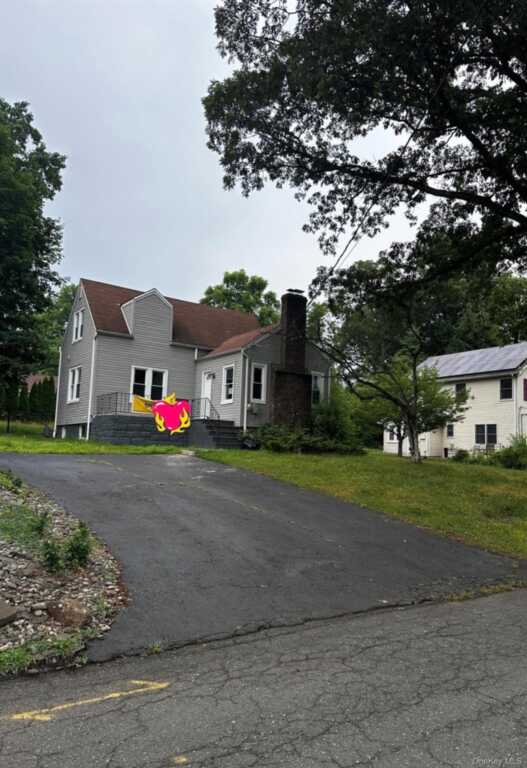 35 Lindbergh Lane, New City, NY 10956