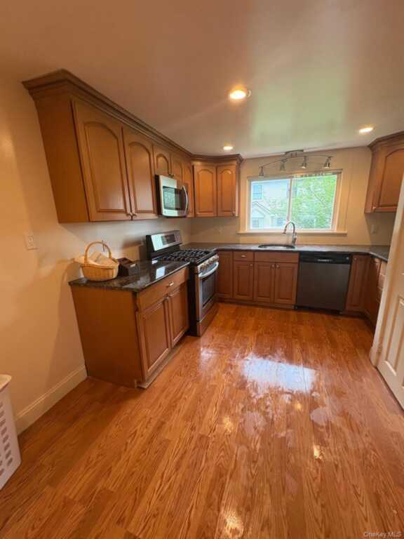 35 Lindbergh Lane, New City, NY 10956 - Photo 20 of 36