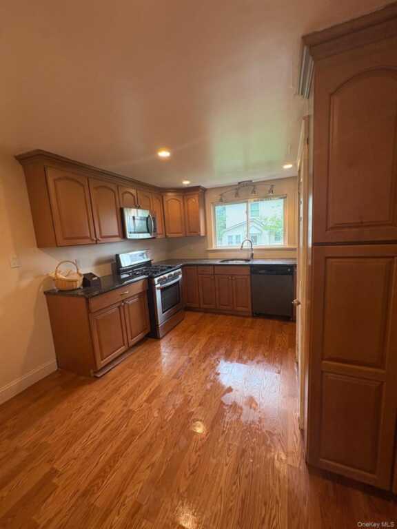 35 Lindbergh Lane, New City, NY 10956 - Photo 22 of 36
