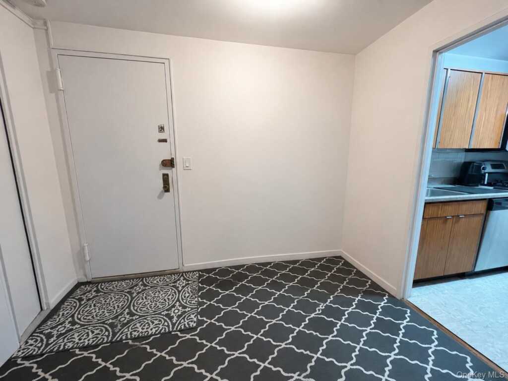 16 Lake Street, Unit #4E, White Plains, NY 10603 - Photo 3 of 22