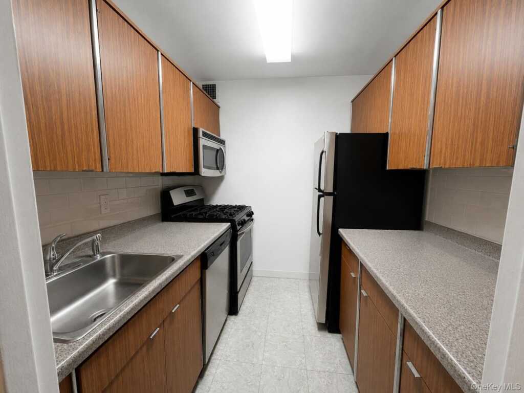 16 Lake Street, Unit #4E, White Plains, NY 10603 - Photo 5 of 22