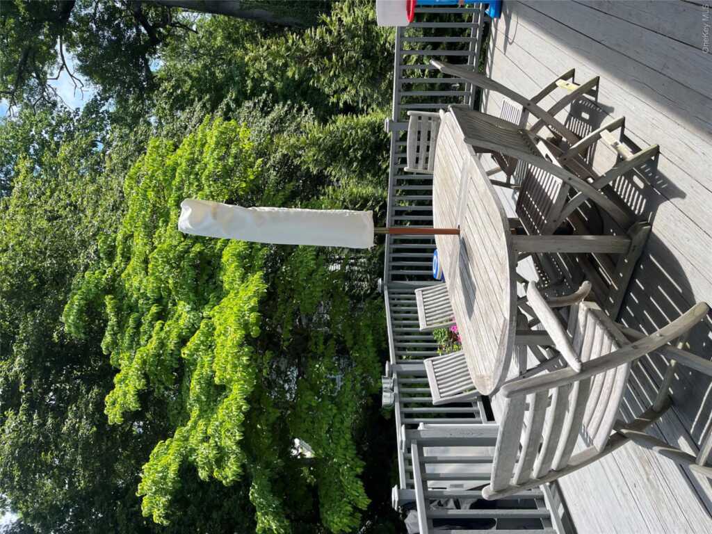 81 Woodlawn Avenue, New Rochelle, NY 10804 - Photo 10 of 12