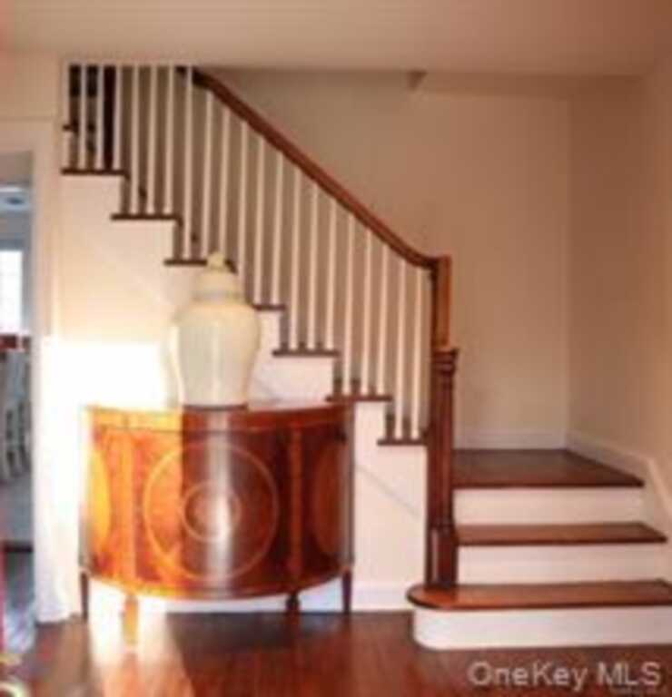 81 Woodlawn Avenue, New Rochelle, NY 10804 - Photo 3 of 12