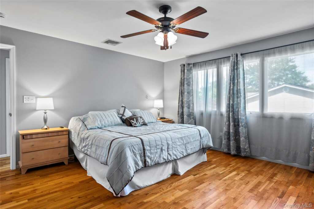6 Barry Court, Valley Cottage, NY 10989 - Photo 12 of 50