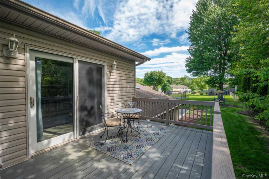 6 Barry Court, Valley Cottage, NY 10989 - Photo 21 of 50