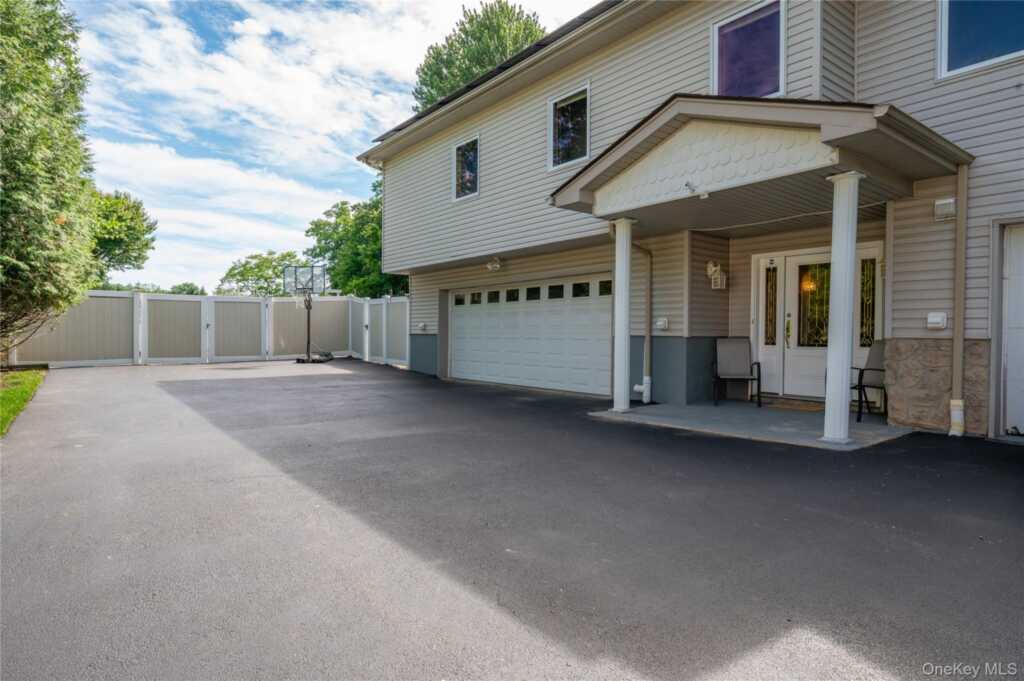 6 Barry Court, Valley Cottage, NY 10989 - Photo 22 of 50