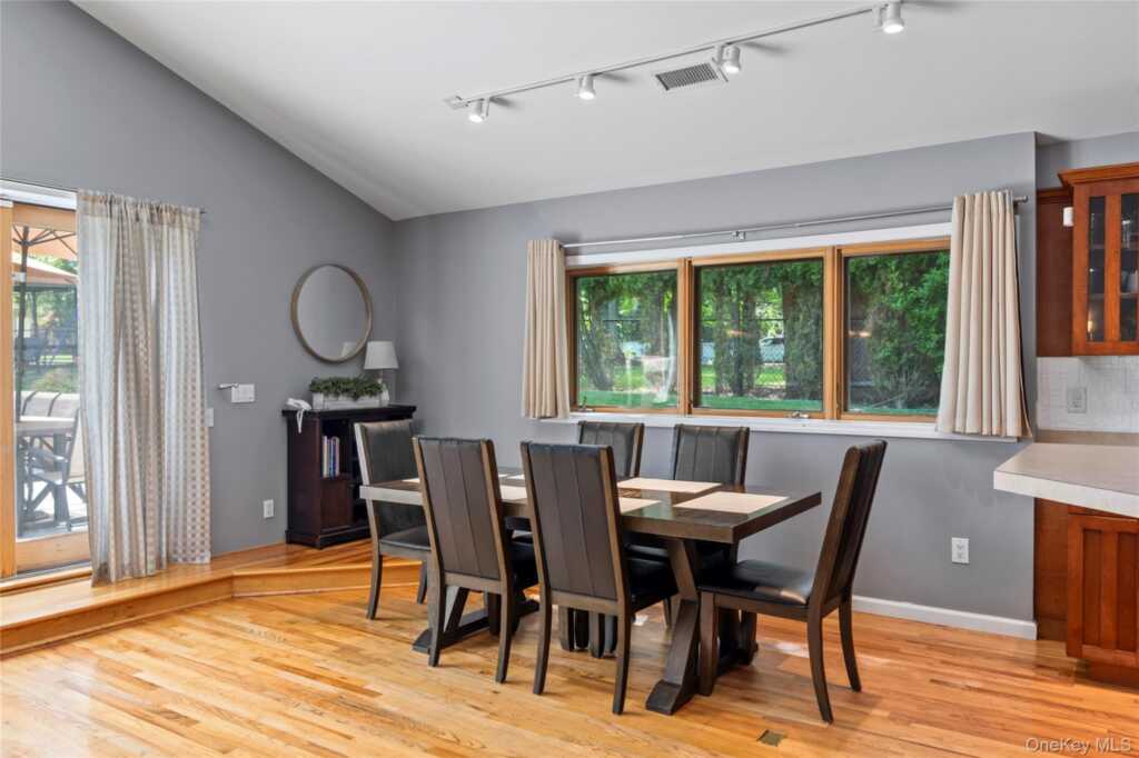 6 Barry Court, Valley Cottage, NY 10989 - Photo 28 of 50