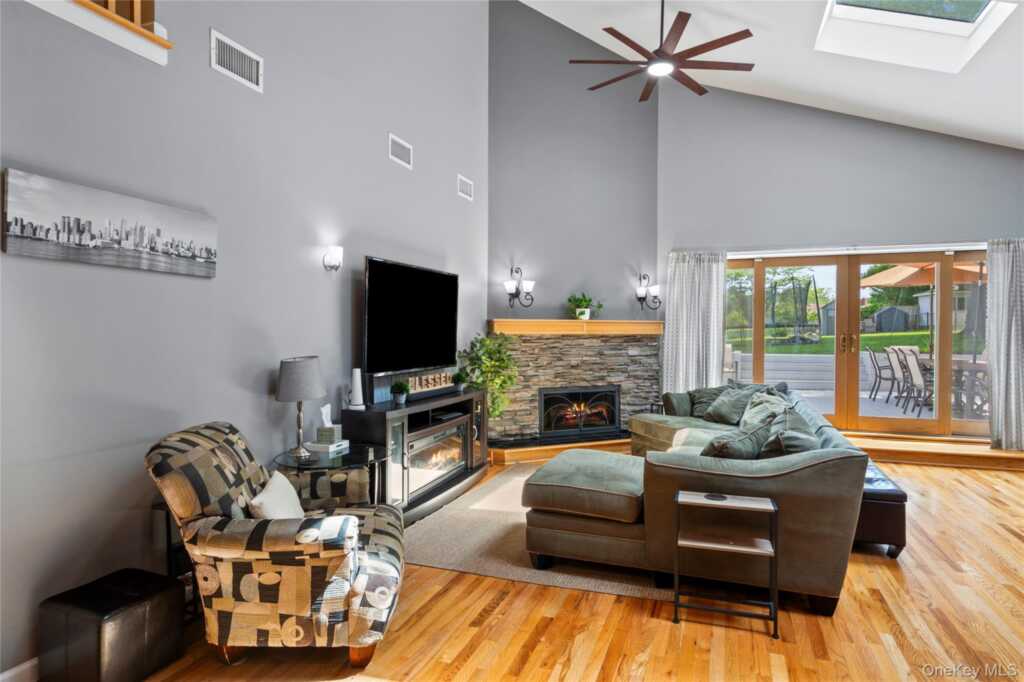 6 Barry Court, Valley Cottage, NY 10989 - Photo 31 of 50