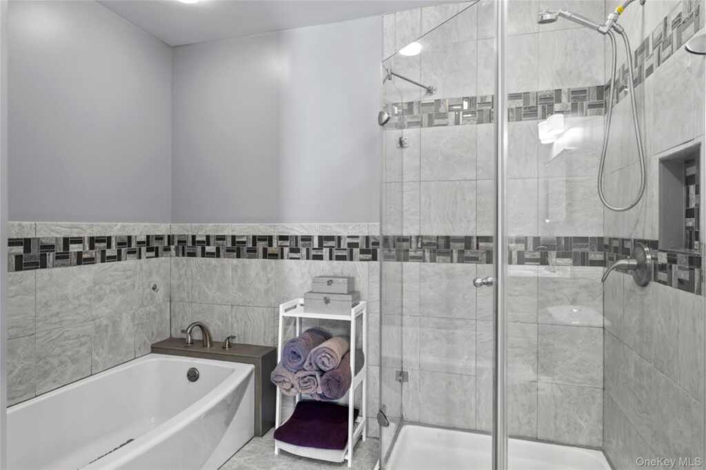6 Barry Court, Valley Cottage, NY 10989 - Photo 34 of 50