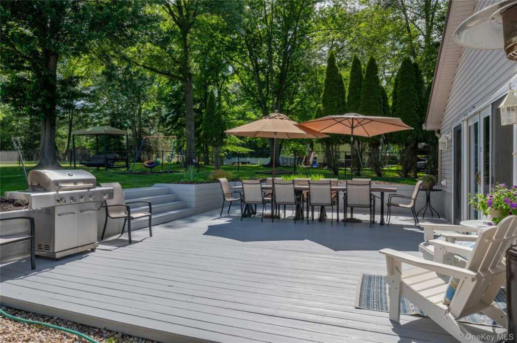 6 Barry Court, Valley Cottage, NY 10989 - Photo 44 of 50