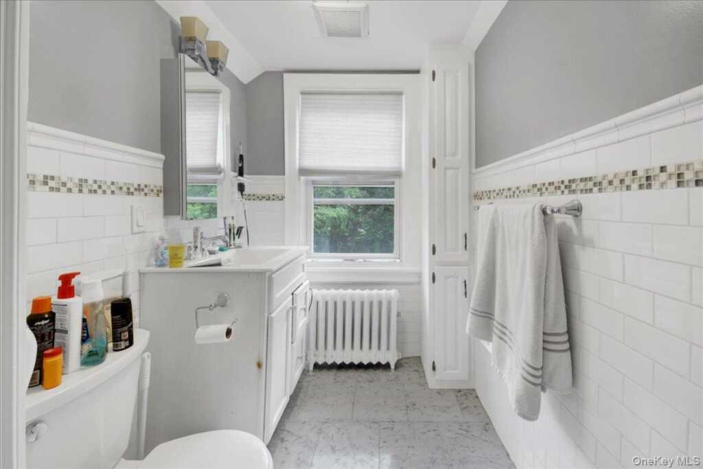 9 Howard Avenue, White Plains, NY 10606 - Photo 8 of 19