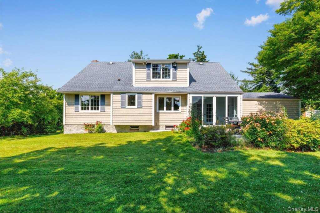 22 Potters Lane, New Rochelle, NY 10805 - Photo 20 of 42