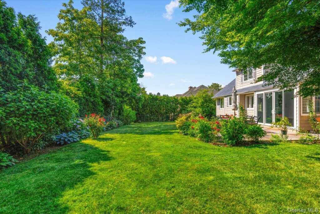 22 Potters Lane, New Rochelle, NY 10805 - Photo 30 of 42