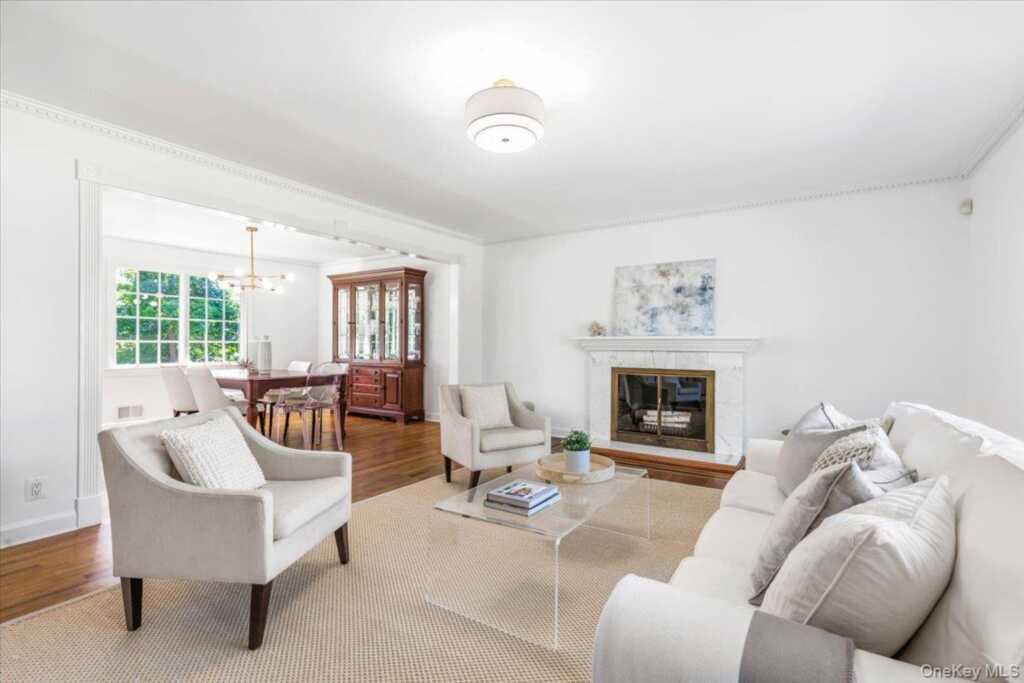 22 Potters Lane, New Rochelle, NY 10805 - Photo 7 of 42