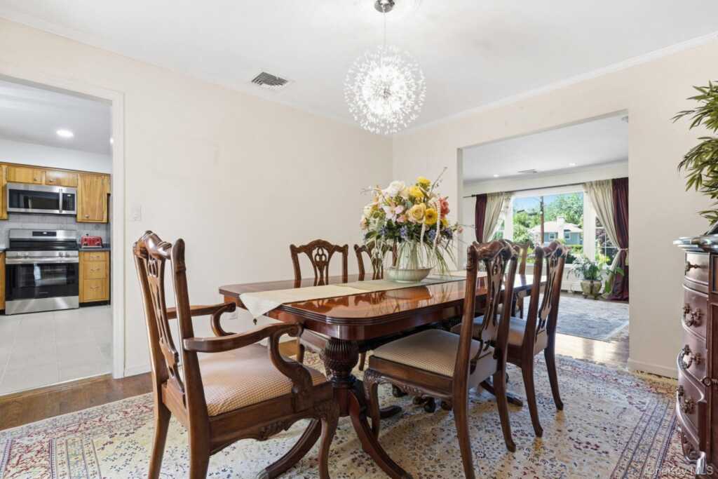 3 Dupont Avenue, White Plains, NY 10605 - Photo 10 of 50