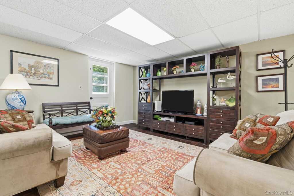 3 Dupont Avenue, White Plains, NY 10605 - Photo 27 of 50