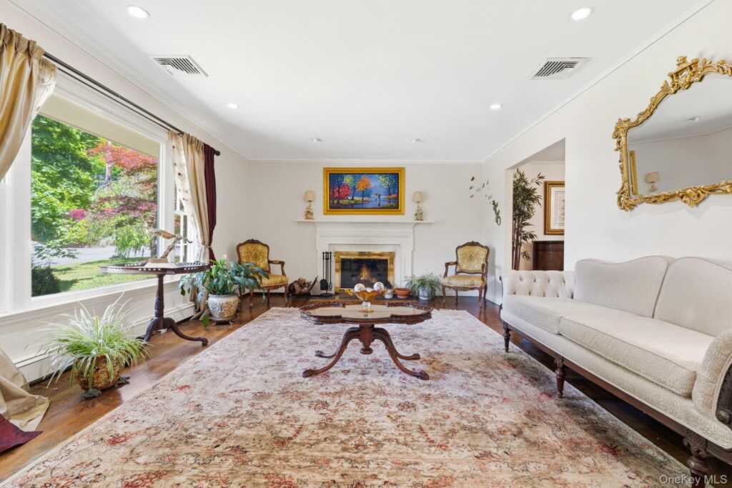 3 Dupont Avenue, White Plains, NY 10605 - Photo 4 of 50