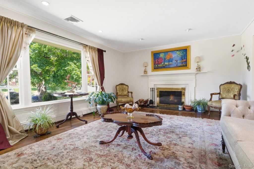 3 Dupont Avenue, White Plains, NY 10605 - Photo 5 of 50