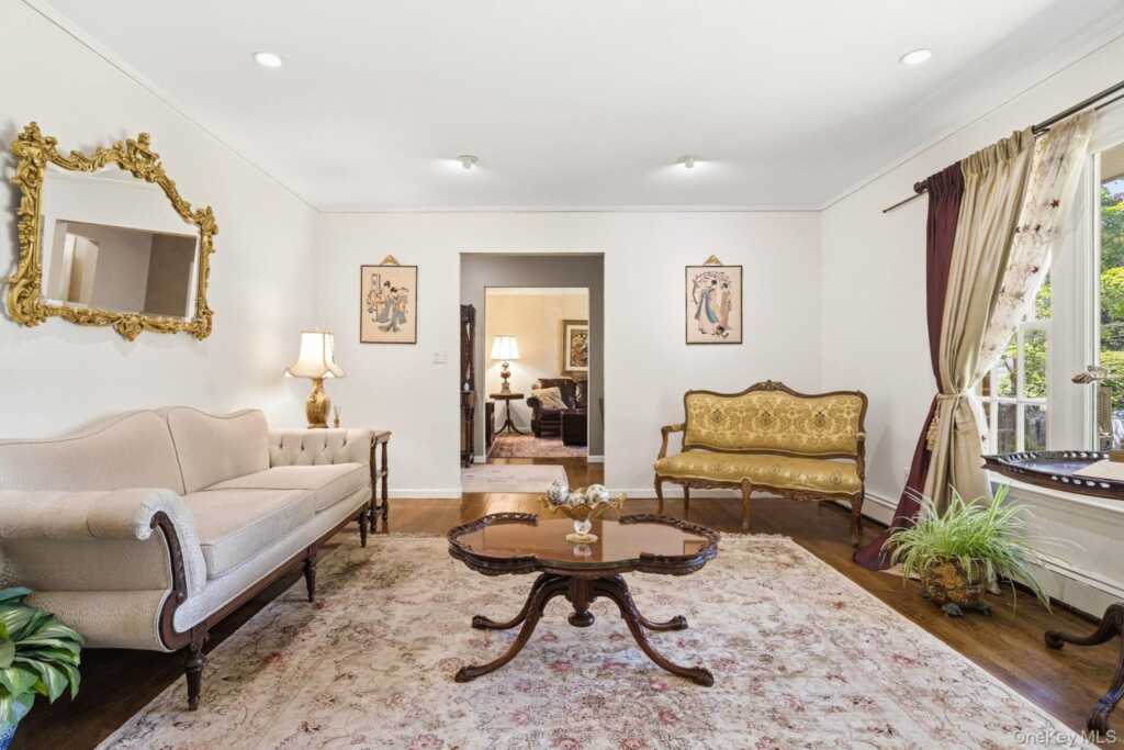 3 Dupont Avenue, White Plains, NY 10605 - Photo 6 of 50