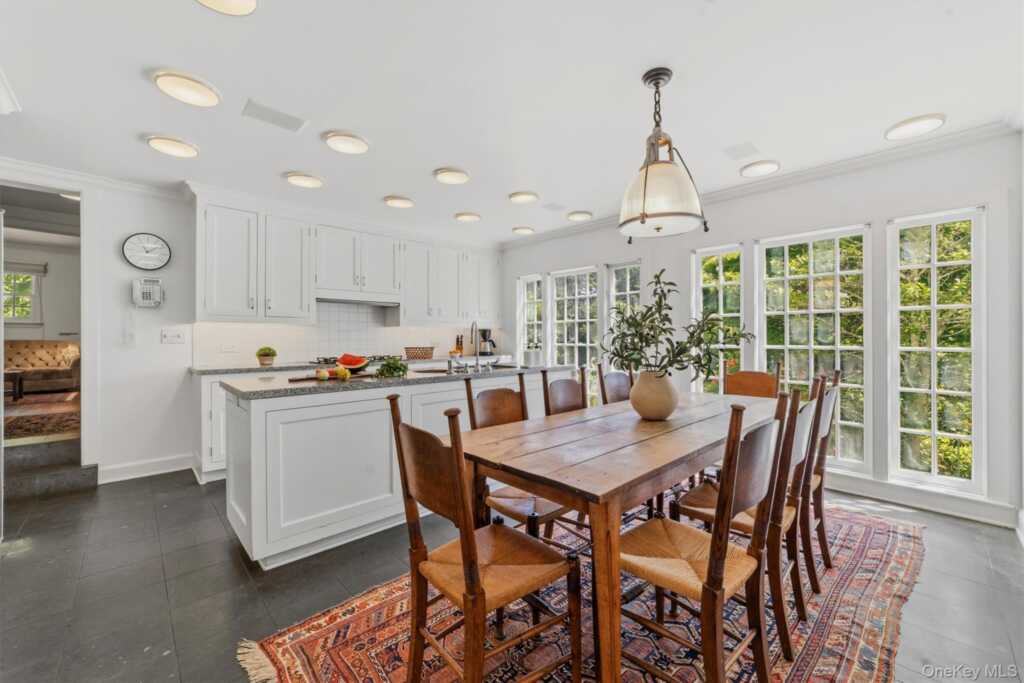 6 Hillair Circle, White Plains, NY 10605 - Photo 12 of 50