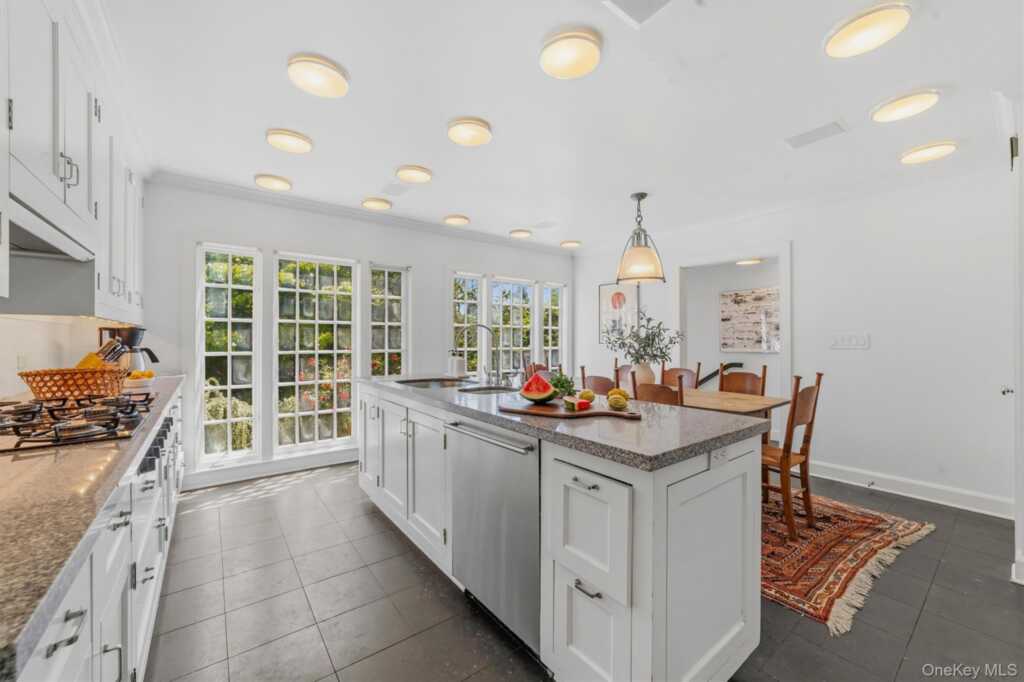 6 Hillair Circle, White Plains, NY 10605 - Photo 13 of 50