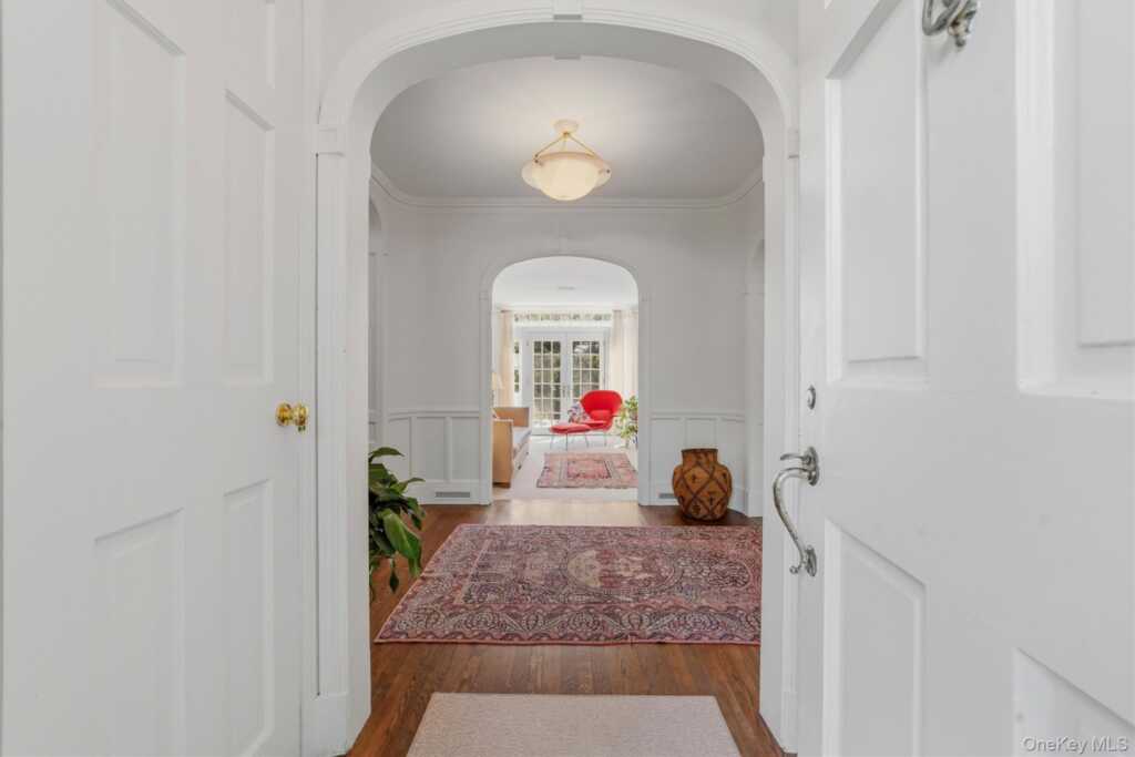 6 Hillair Circle, White Plains, NY 10605 - Photo 2 of 50