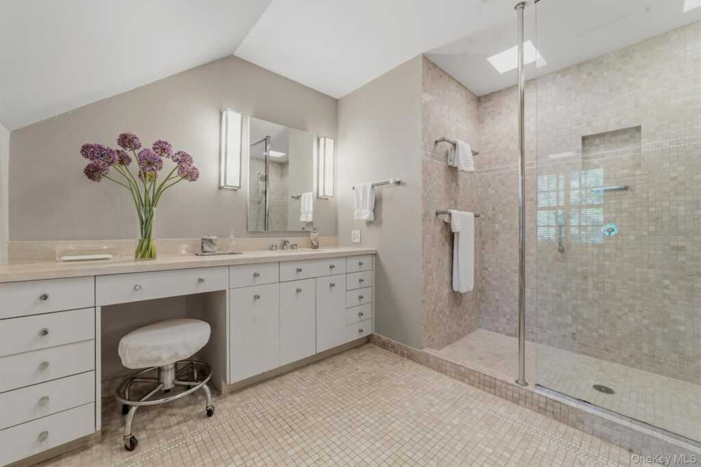 6 Hillair Circle, White Plains, NY 10605 - Photo 26 of 50